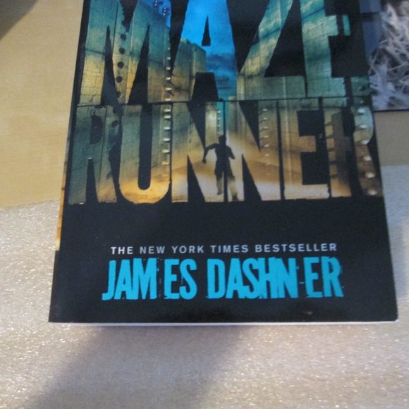 The Maze Runner by James Dashner - Picture 3 of 5